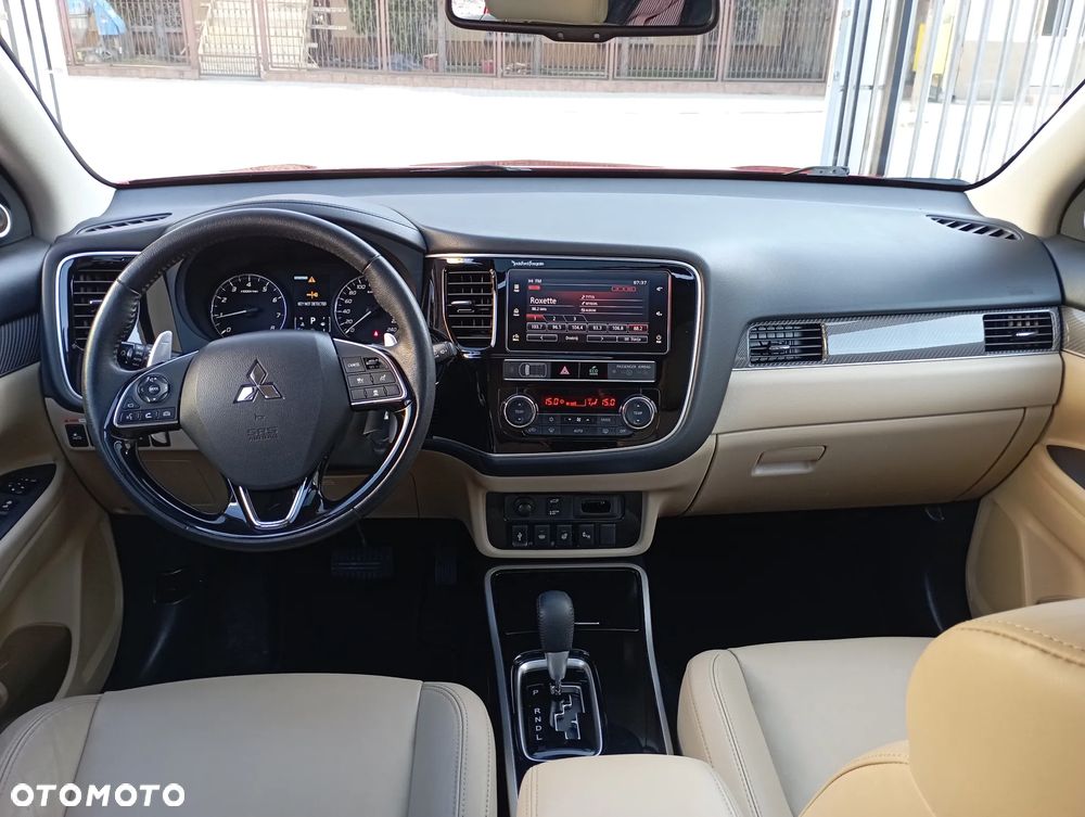 Mitsubishi Outlander 2.0 Intense + Navi 4WD CVT - 8