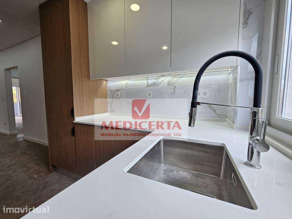 Amadora - T3 Totalmente remodelado - Grande imagem: 3/24