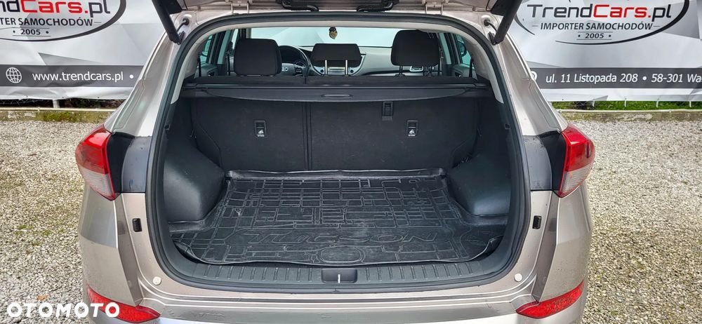 Hyundai Tucson 2.0 CRDI BlueDrive Style 2WD - 22