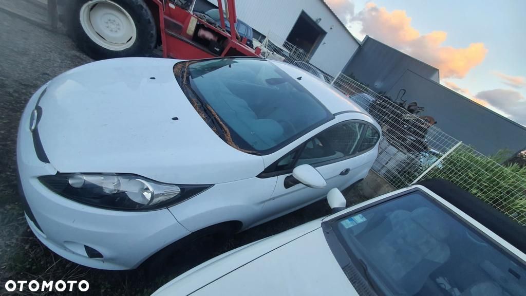 FORD FIESTA MK7 ZDERZAK TYLNY - 1