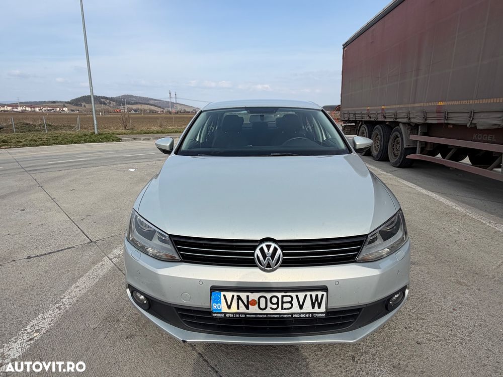 Volkswagen Jetta 1.2 TSI Comfortline - 2