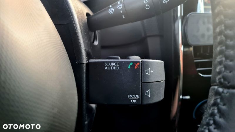 Renault Clio 1.2 16V 75 Expression - 26