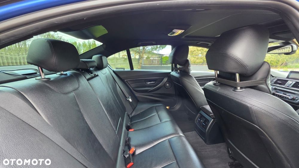 BMW Seria 3 335i xDrive Sport-Aut Sport Line - 19