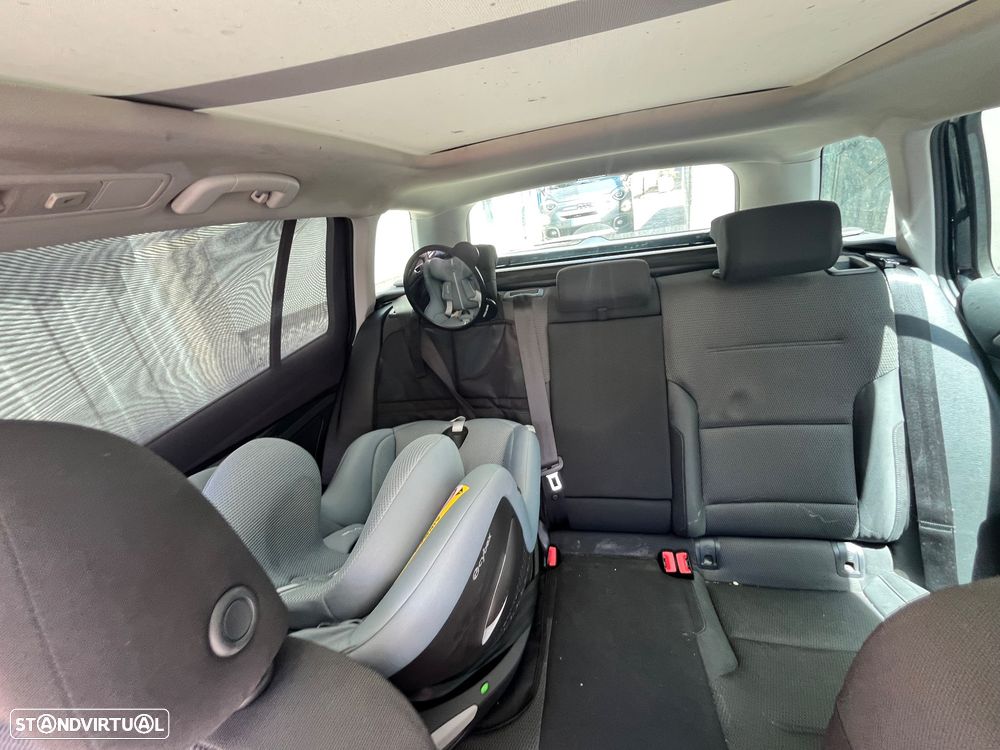 VW Golf Variant 1.6 TDi GPS Edition DSG - 16