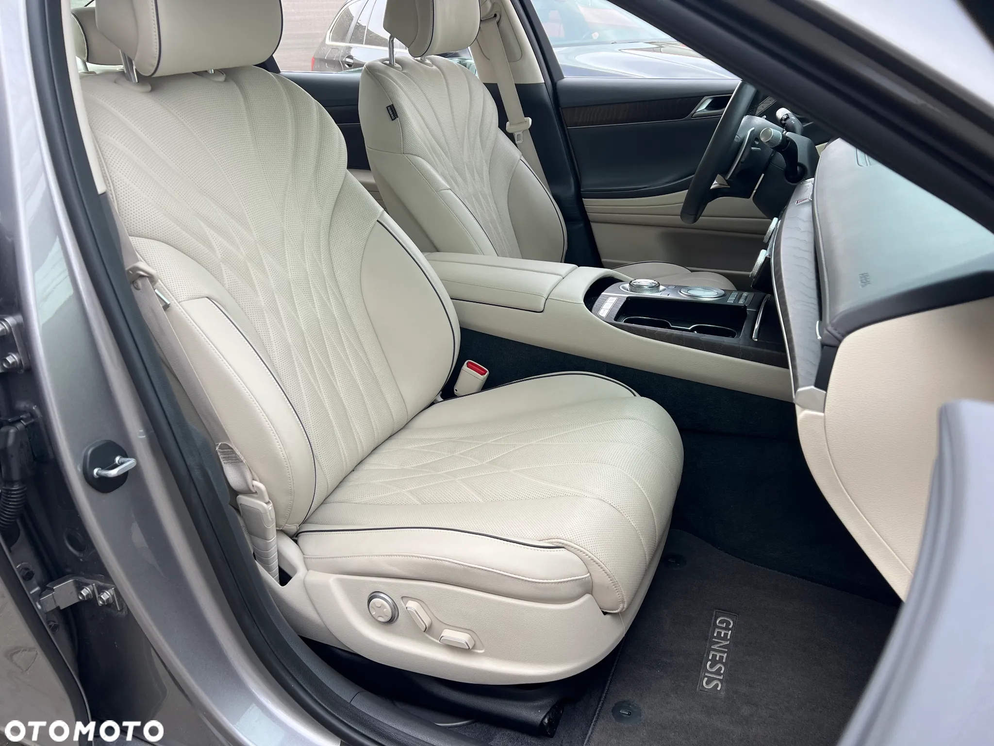Genesis G80 2.5T AWD AT8 Luxury Line - 26
