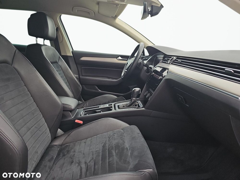 Volkswagen Passat - 13
