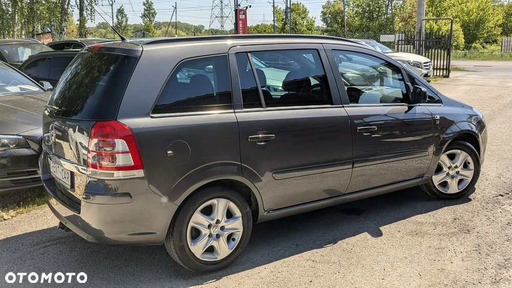 Opel Zafira - 12