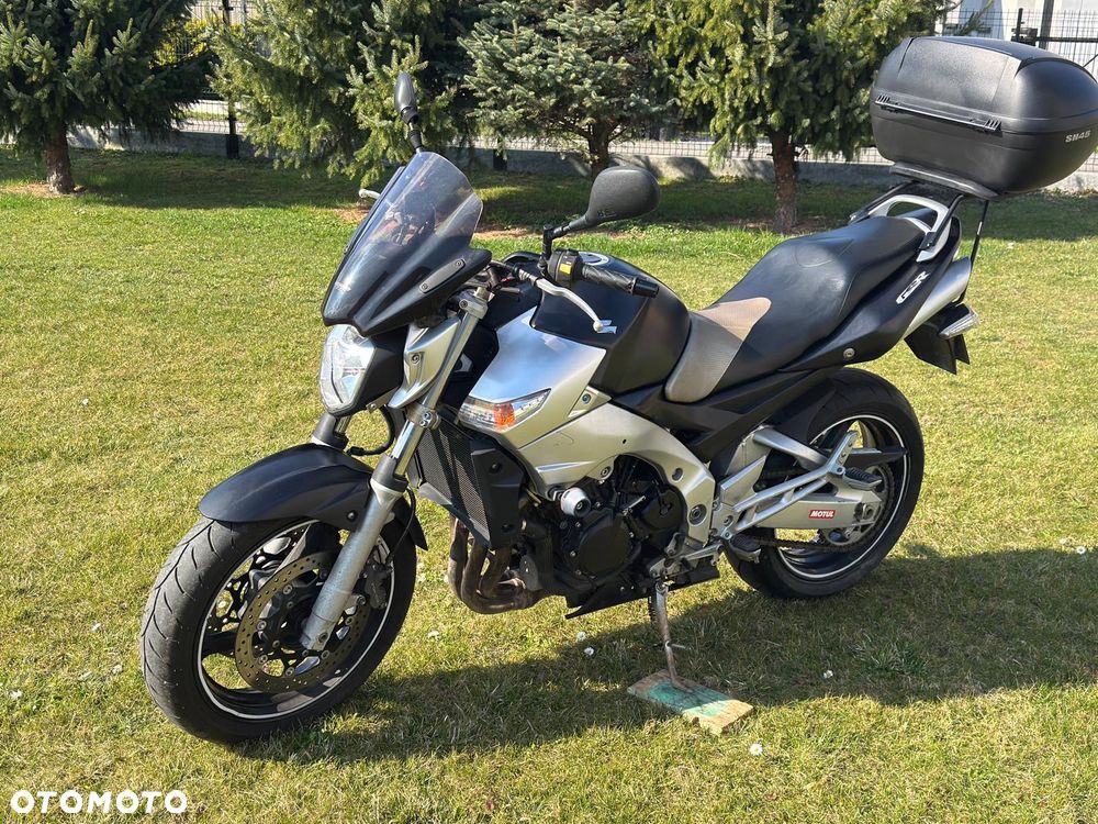 Suzuki GSR - 1