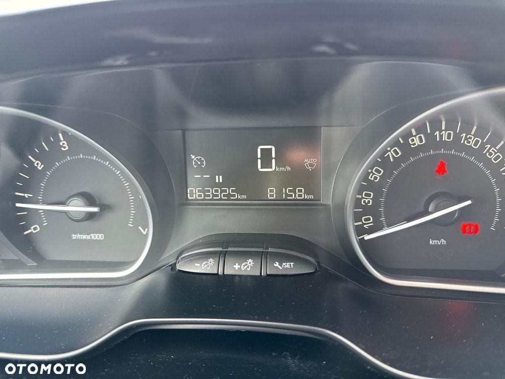 Peugeot 208 PureTech 82 Start & Stop Style - 22