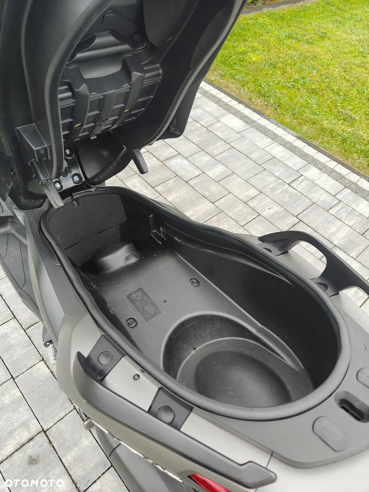 Yamaha X-max - 10