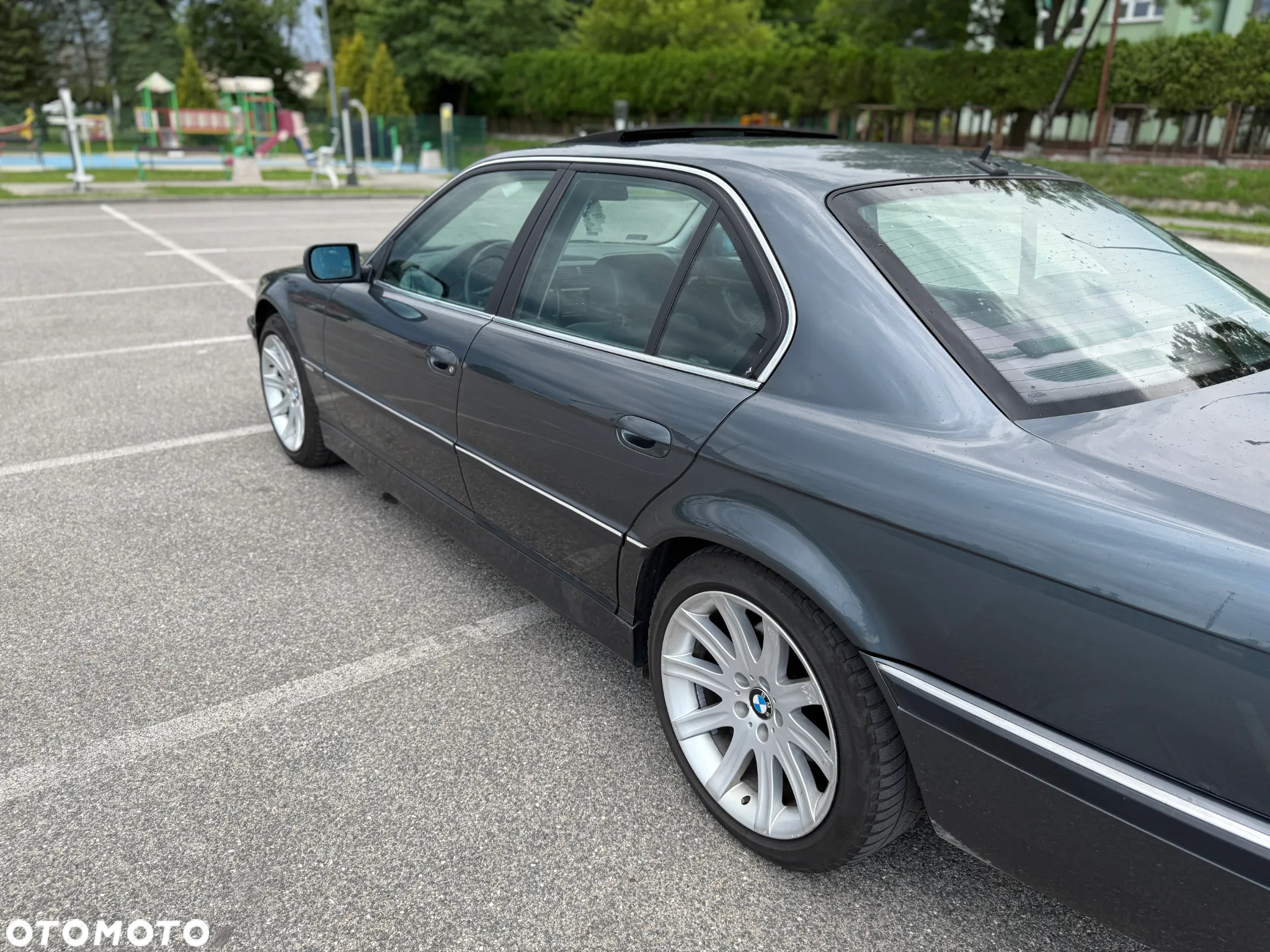 BMW Seria 7 728i L - 7