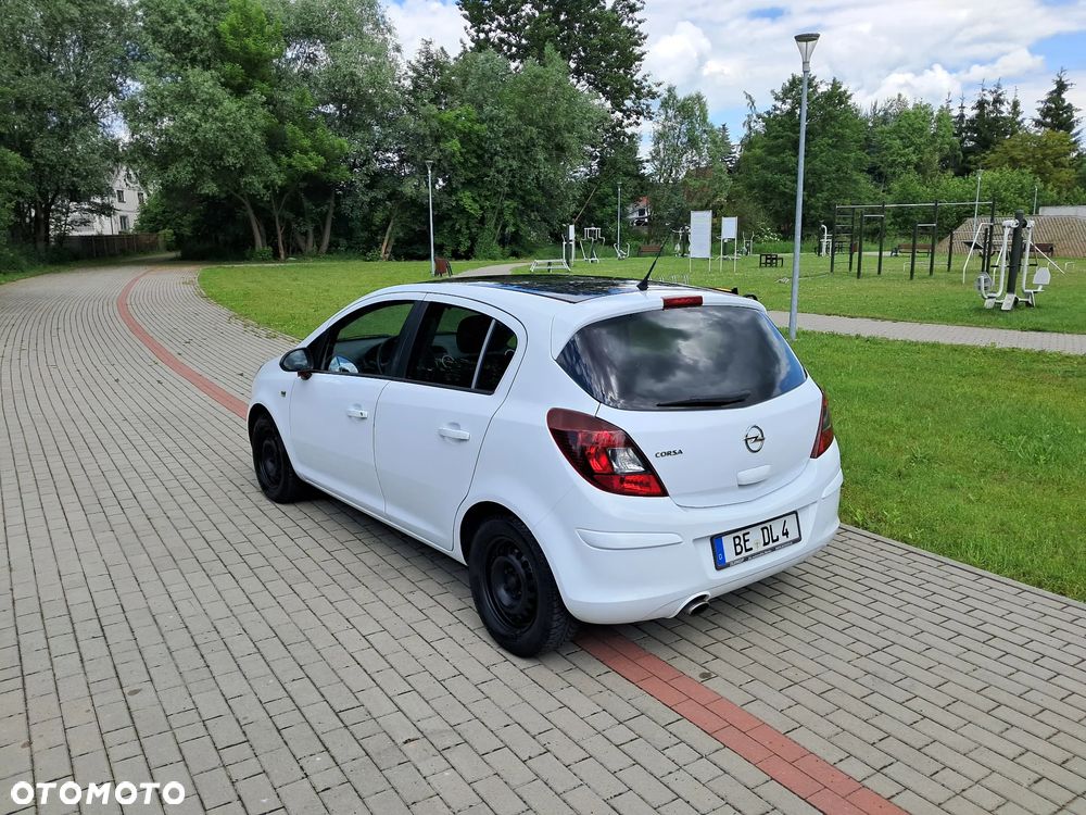 Opel Corsa 1.4 16V Cosmo - 3