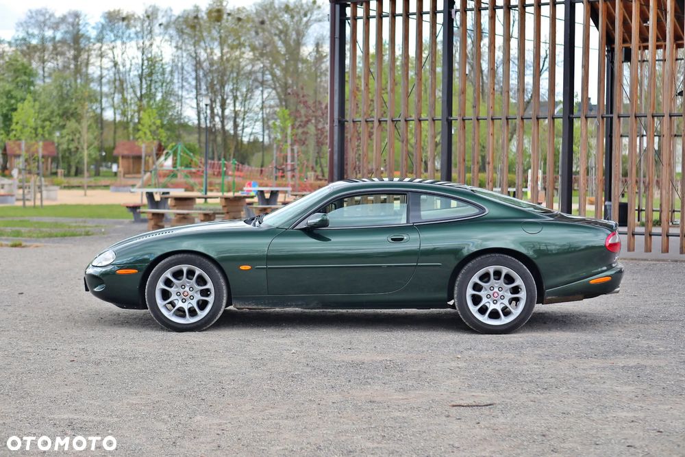 Jaguar XK XKR Coupe - 3