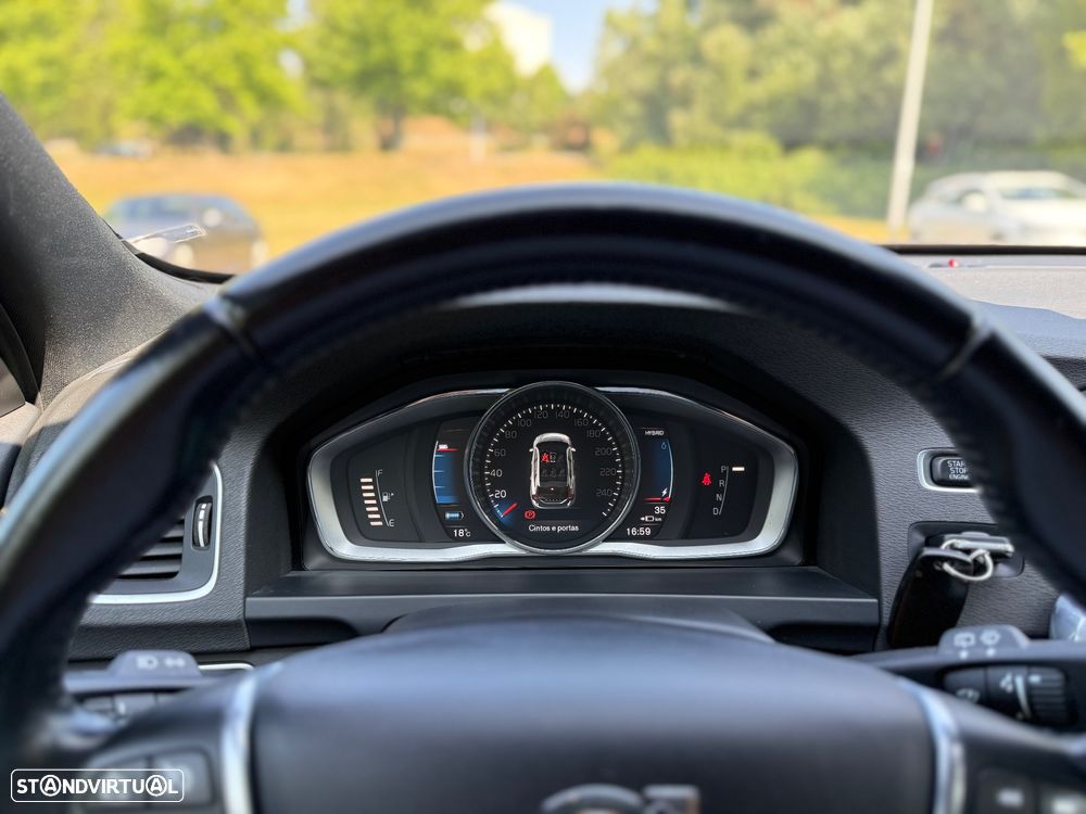 Volvo V60 D6 Plug-In-Hybrid AWD Geartronic Momentum - 8
