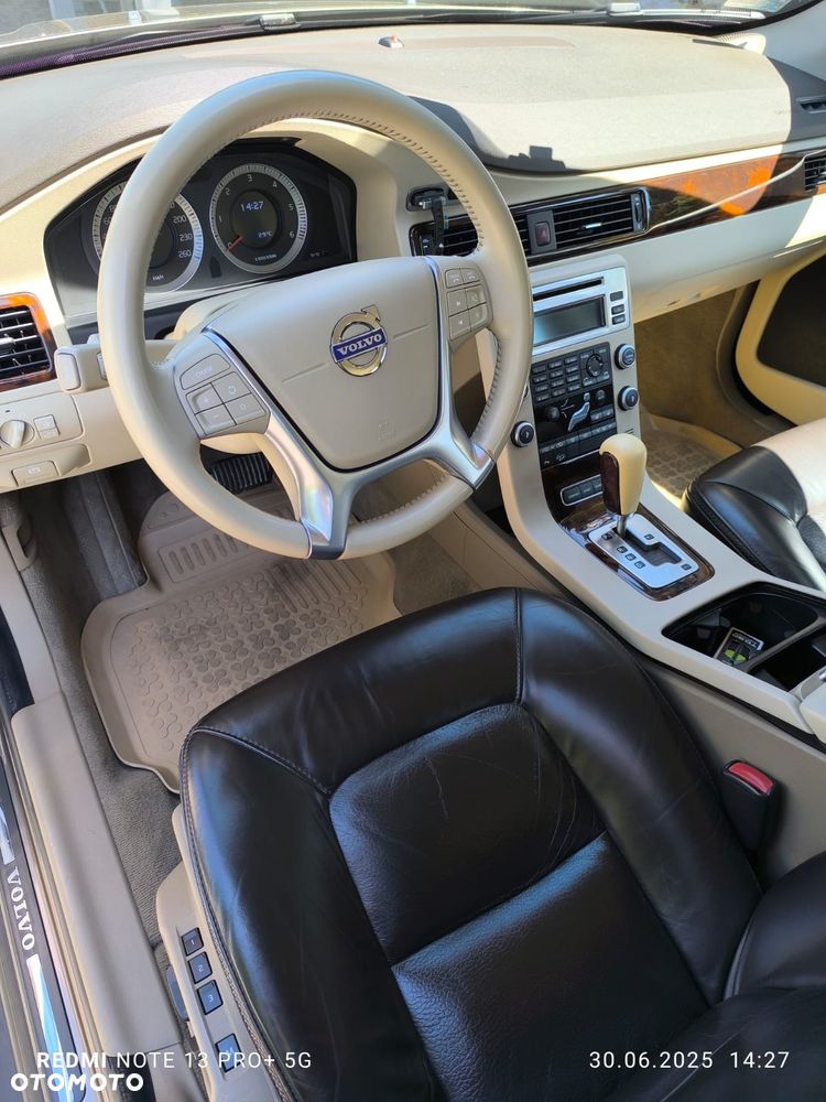 Volvo XC 70 - 4