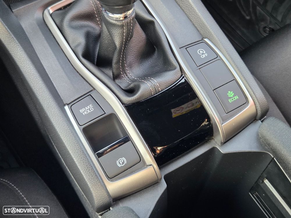 Honda Civic 1.0 i-VTEC Executive - 30