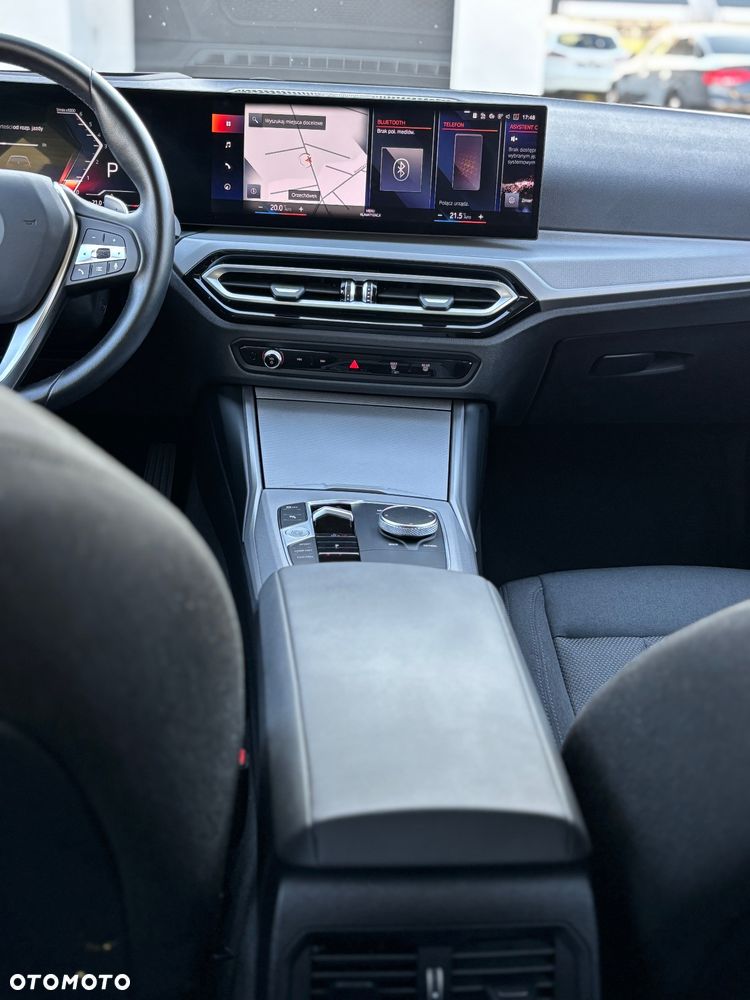 BMW Seria 3 318d Touring - 17