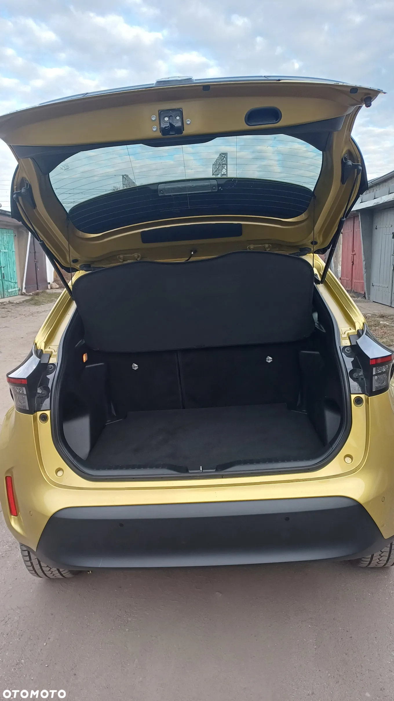 Toyota Yaris Hybrid 1.5 Comfort - 23