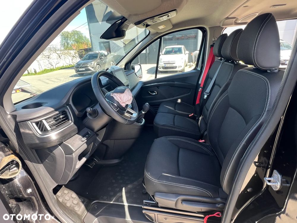 Renault Trafic Grand 2.0 dCi EDC - 11