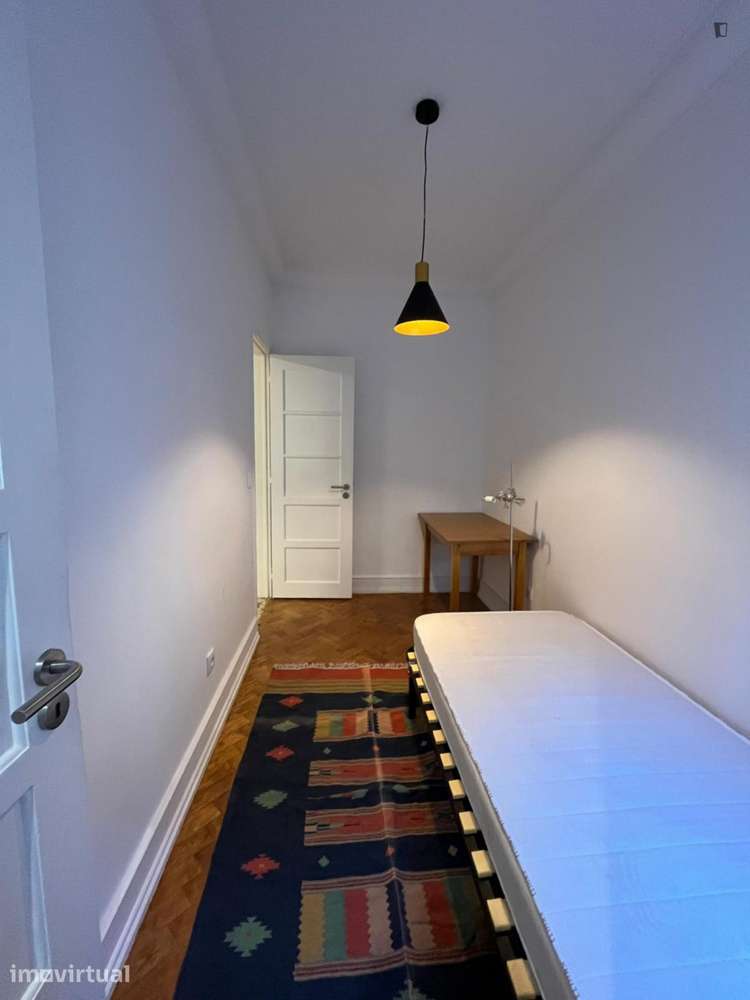 Quarto - localizado em Roma-Areeiro Lisbon - Grande imagem: 3/8