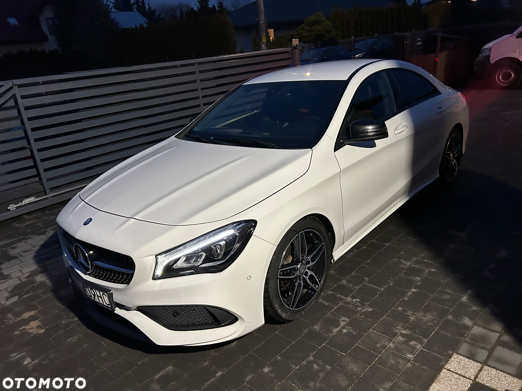 Mercedes-Benz CLA 200 7G-DCT - 12