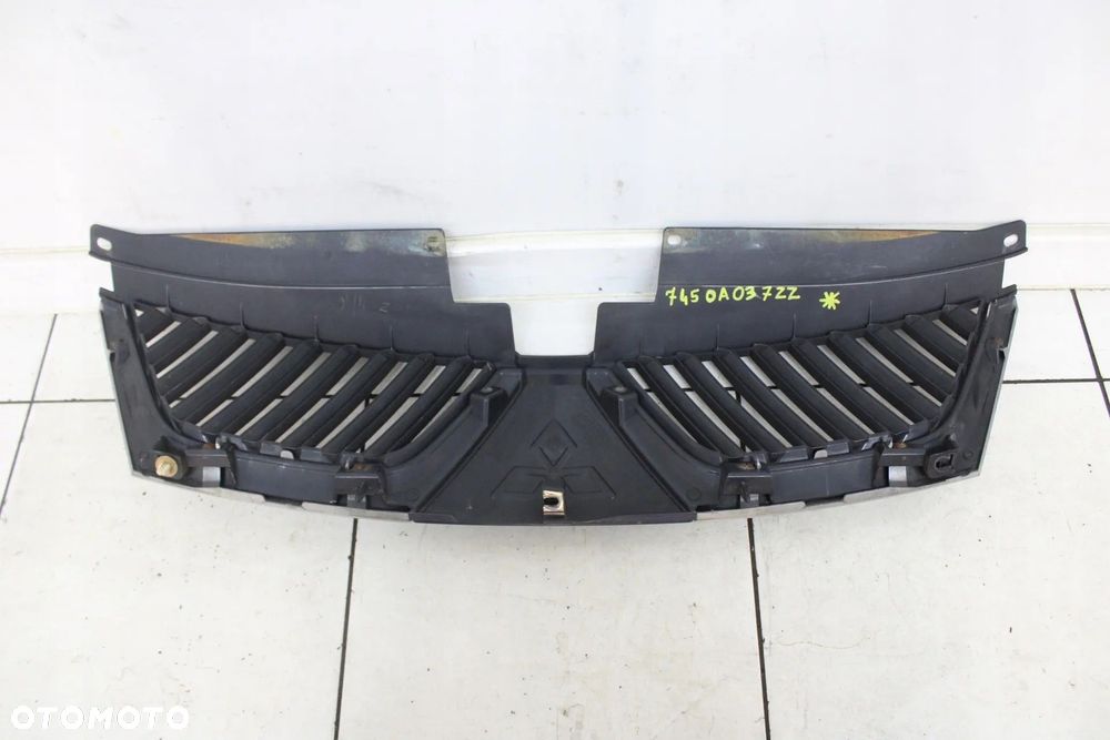 MITSUBISHI OUTLANDER II 06R- GRILL ATRAPA - 2