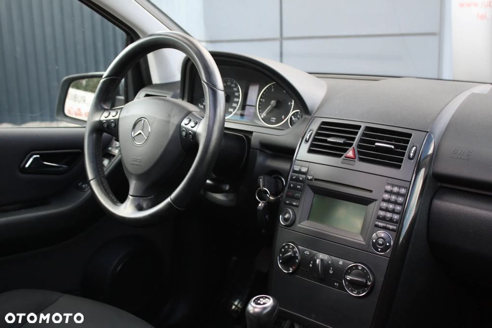 Mercedes-Benz Klasa A 160 CDI DPF BlueEFFICIENCY Special Edition - 22