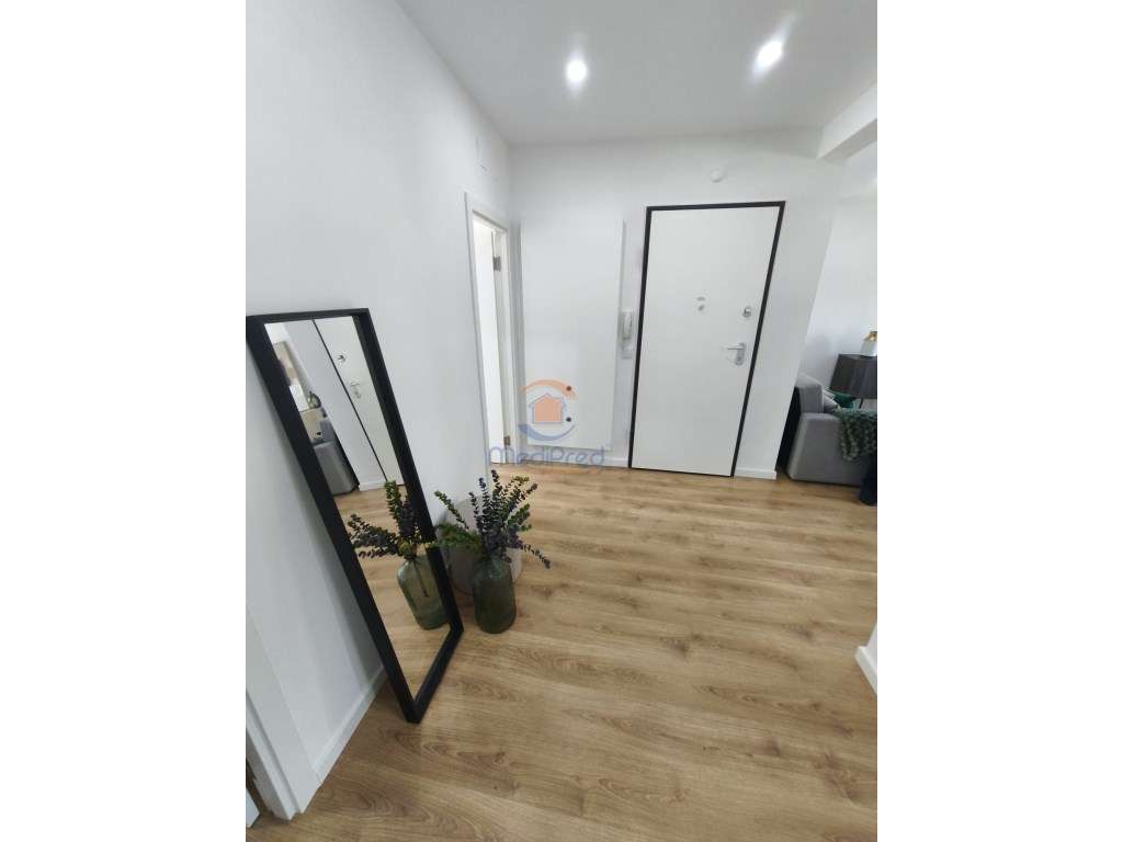 Apartamento T3 Totalmente Remodelado | Benfica, Lisboa - Grande imagem: 2/19