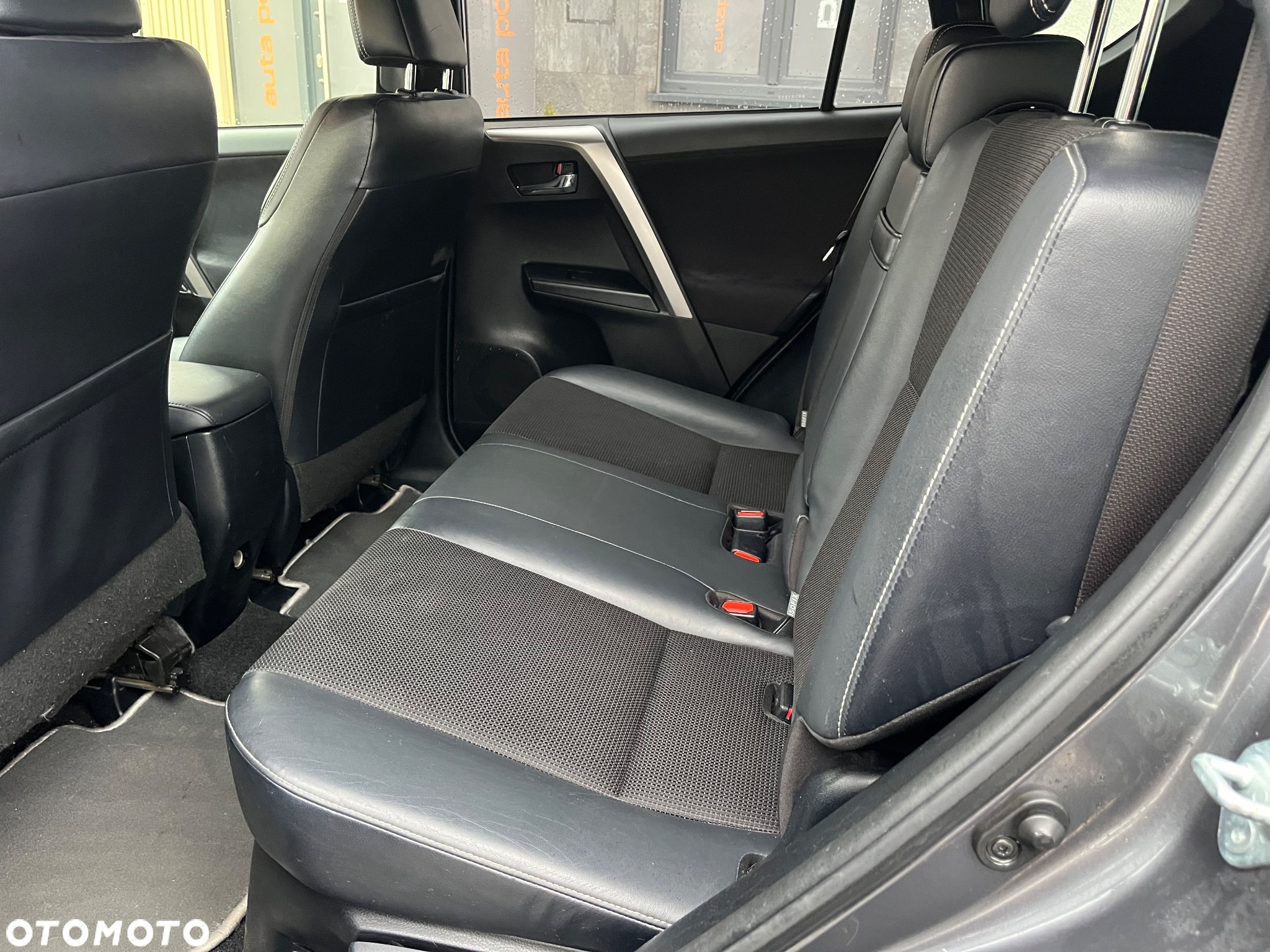 Toyota RAV4 - 12