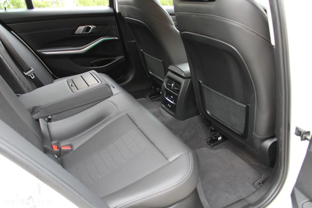 BMW Seria 3 2022