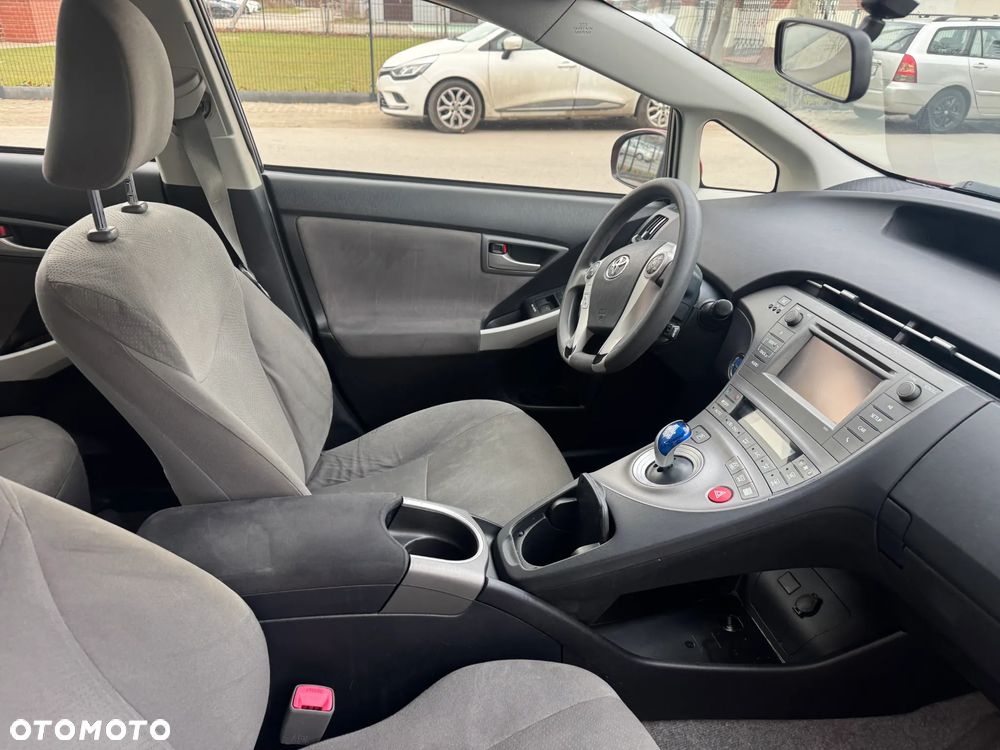 Toyota Prius - 10