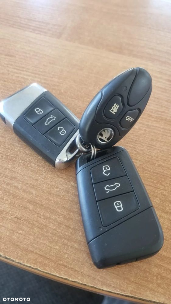 Skoda Superb 2.0 TDI 4x4 DSG L&K - 11