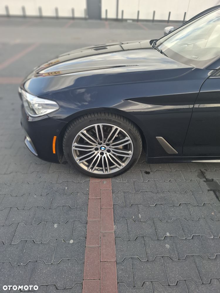 BMW Seria 5 M550i xDrive - 14