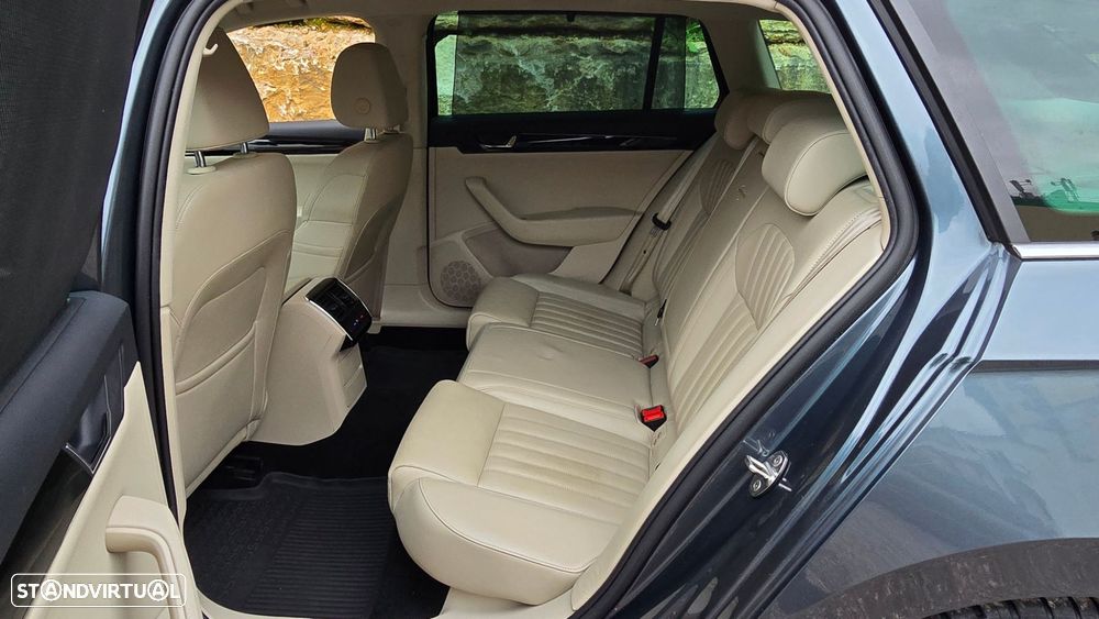 Skoda Superb Break 2.0 TDI Laurin&Klement DSG - 58