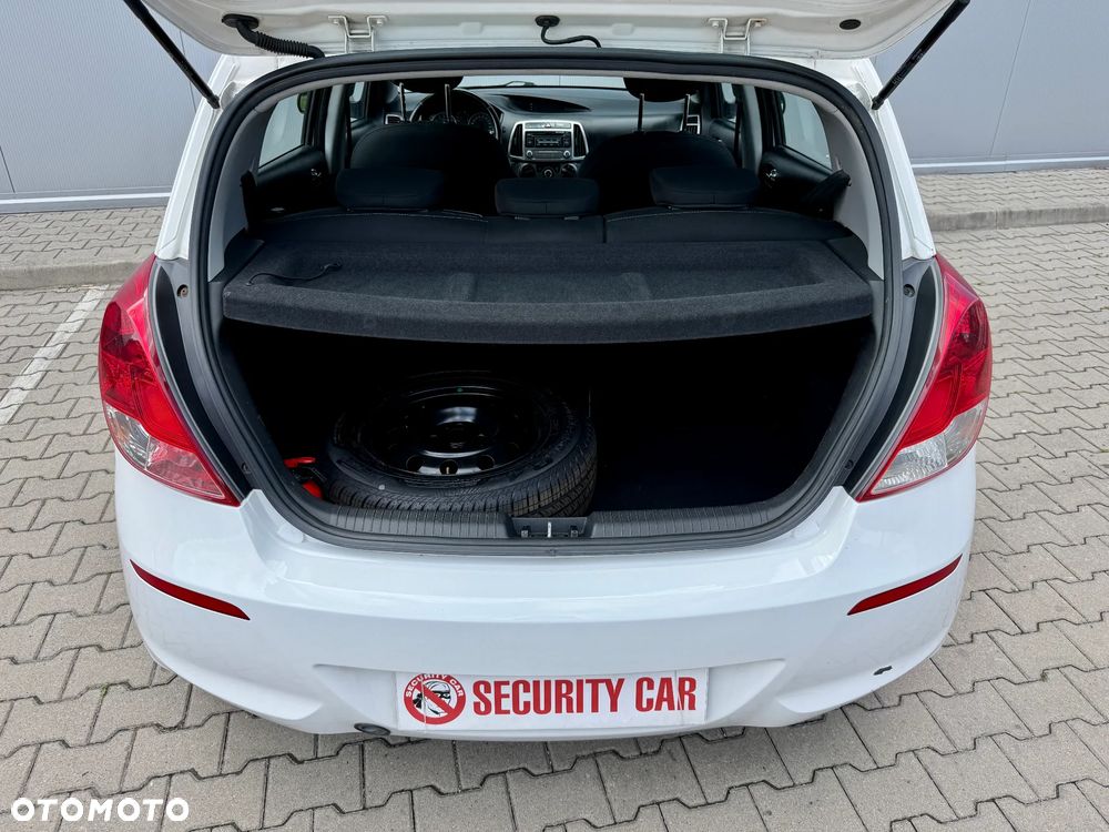 Hyundai i20 - 18
