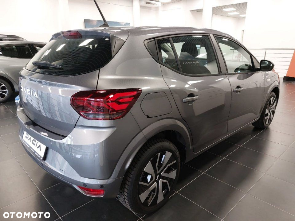Dacia Sandero - 5