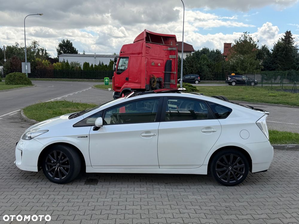 Toyota Prius 1.8 HSD Premium - 2
