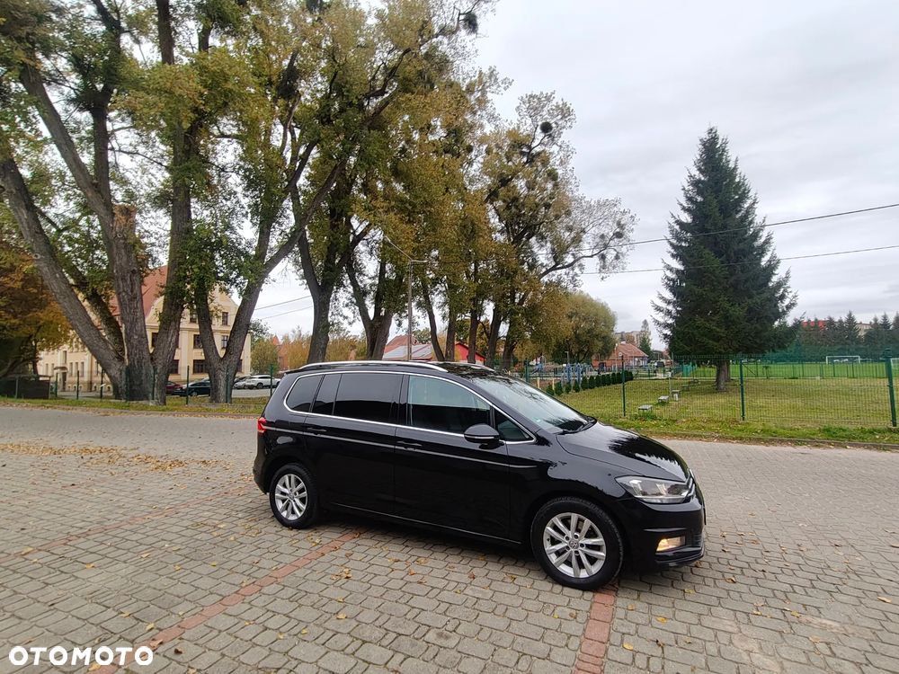 Volkswagen Touran - 32