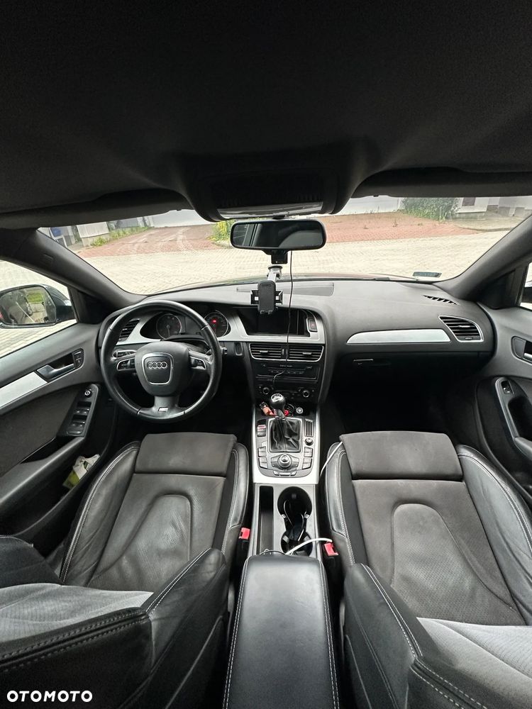 Audi A4 Limousine - 11