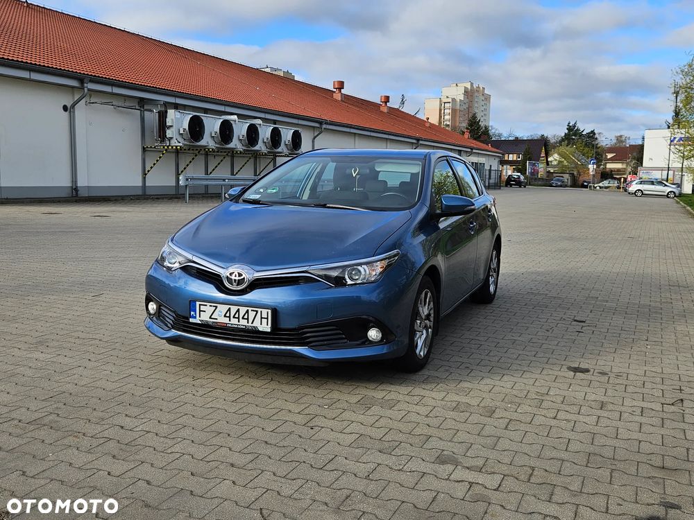 Toyota Auris 1.6 Dynamic - 1