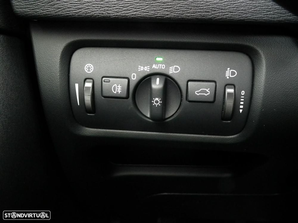 Volvo V40 1.6 D2 Kinetic - 29