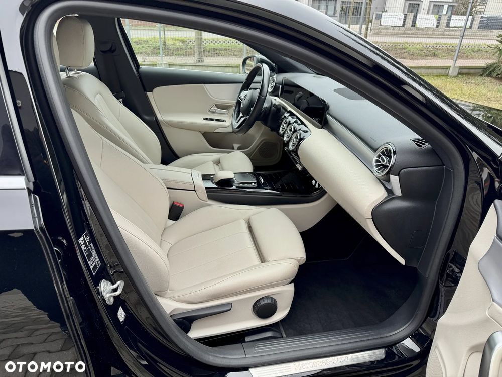 Mercedes-Benz Klasa A 180 Style 7G-DCT - 16