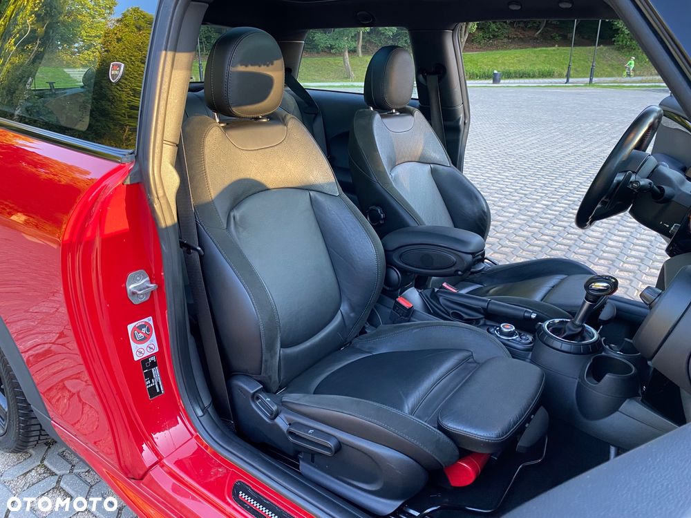 MINI John Cooper Works - 11