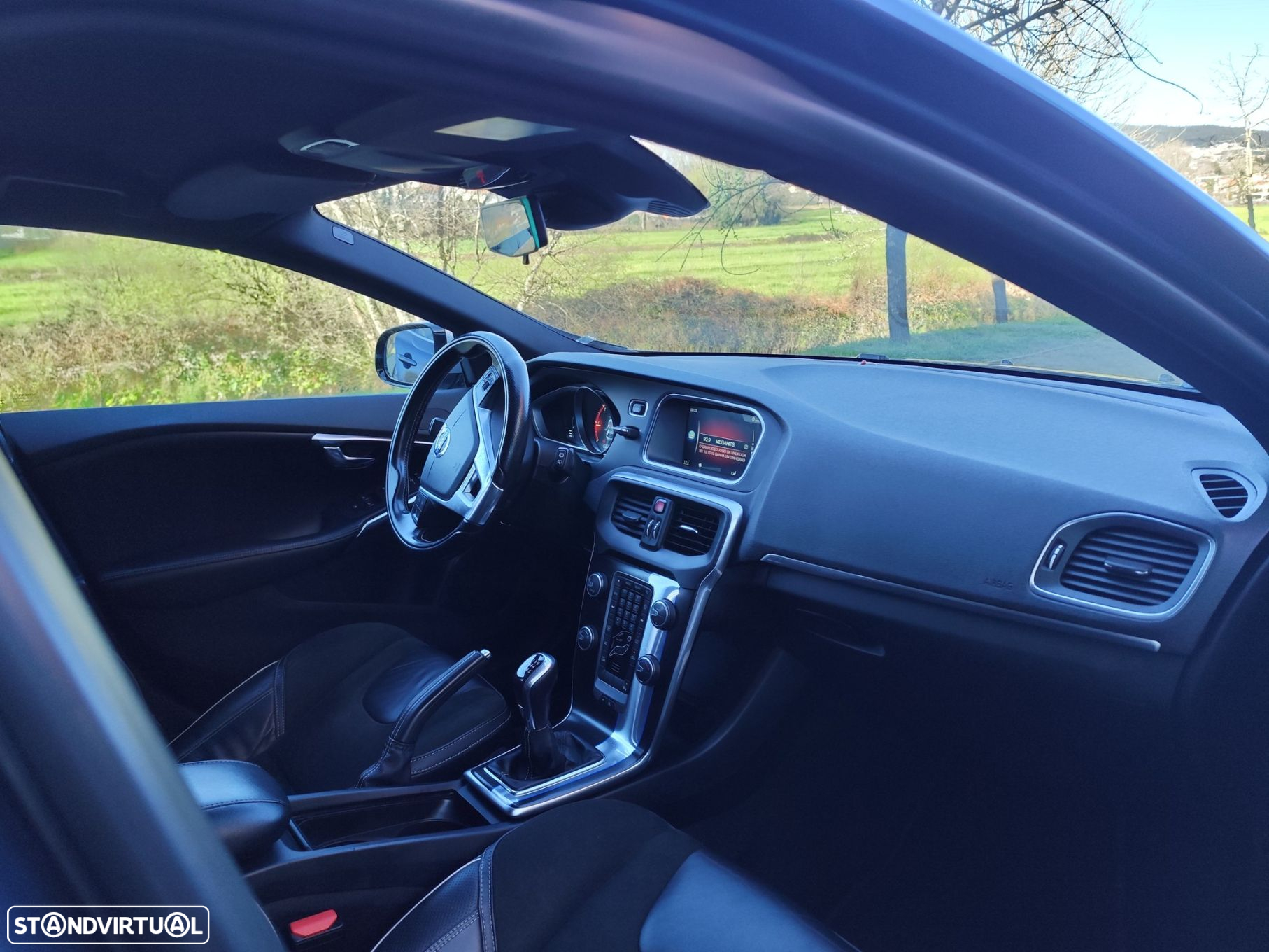 Volvo V40 1.6 D2 R-Design - 19
