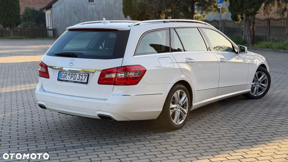 Mercedes-Benz E-Class 2012 photo 5