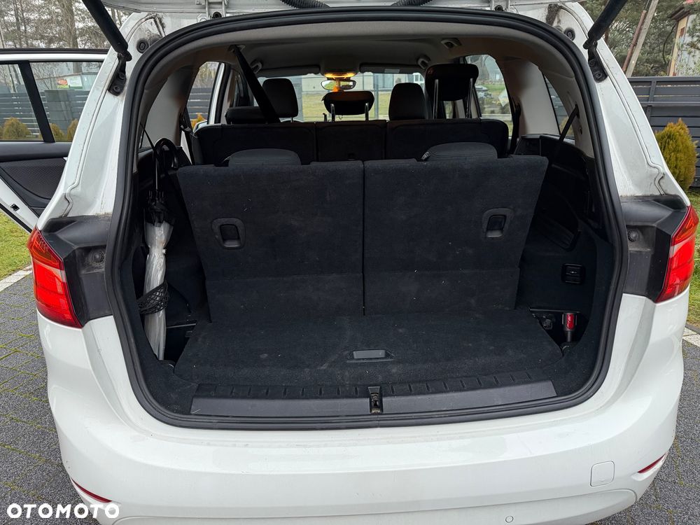 BMW Seria 2 216d - 17