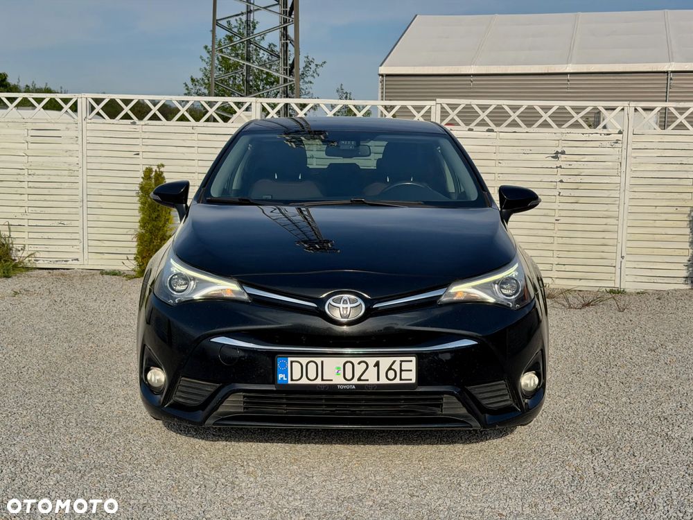 Toyota Avensis 2.0 D-4D Premium - 19