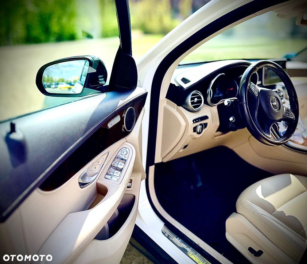 Mercedes-Benz GLC - 12