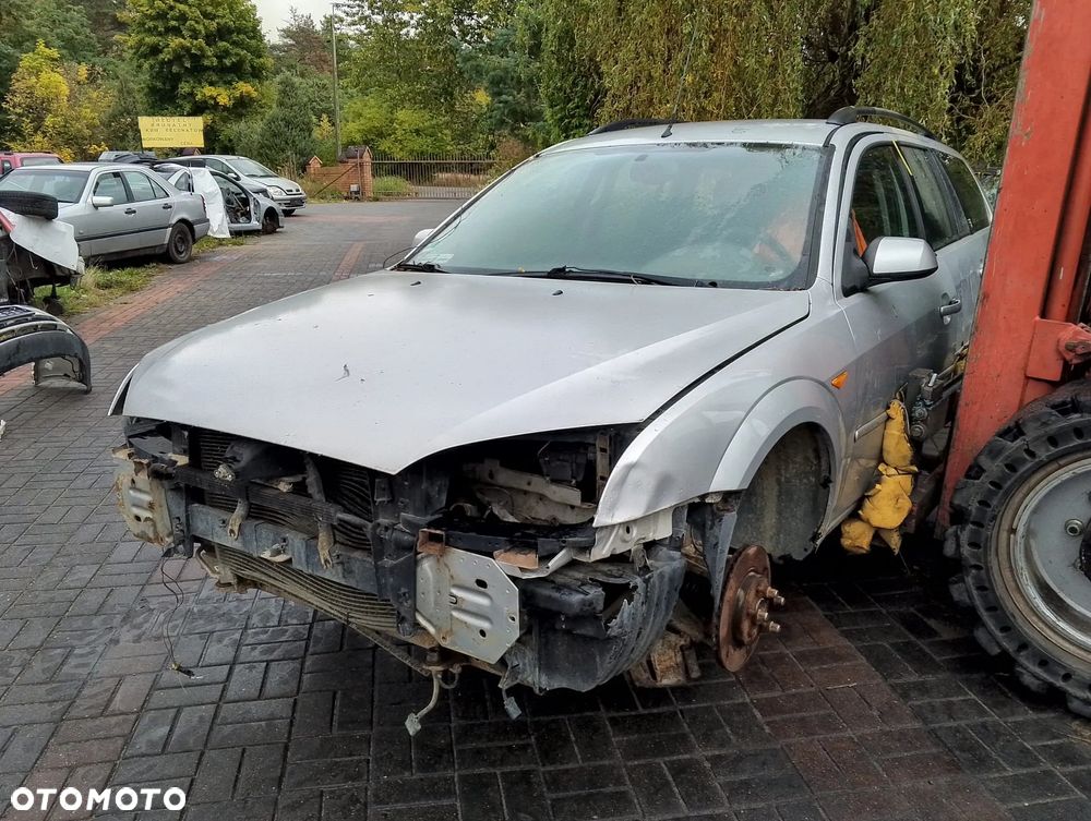Ford Mondeo Mk.3 (00-03r.) 1.8B 125KM. Silnik CHBA, CHBB Skrzynia MTX 75 lakier Stardust Silver (metalic) . Cały na części GWARANCJA !!!  Przód Tył Zestaw Komplet Drzwi Klapa Zderzak Błotnik Maska Grill Atrapa Szyba Pas Lampa Lusterko Boczki Fotel Kanapa Kokpit Deska Rozdzielcza Przełącznik Włącznik Sterownik Przewody Wiązka Instalacja Moduł Komputer Czujnik Listwa Pompa Alternator Wtryski Głowica Rozrusznik Kompresor Sprzęgło Dwumas Silnik Skrzynia ABS Klimatyzacji Paliwa Wspomagania Kolektor Turbina Przepustnica Zawór Chłodnica Koło Hak Belka Sanki Zawieszenie Mcpherson Półoś Amortyzator Wydech Tłumik Zacisk Most - 2