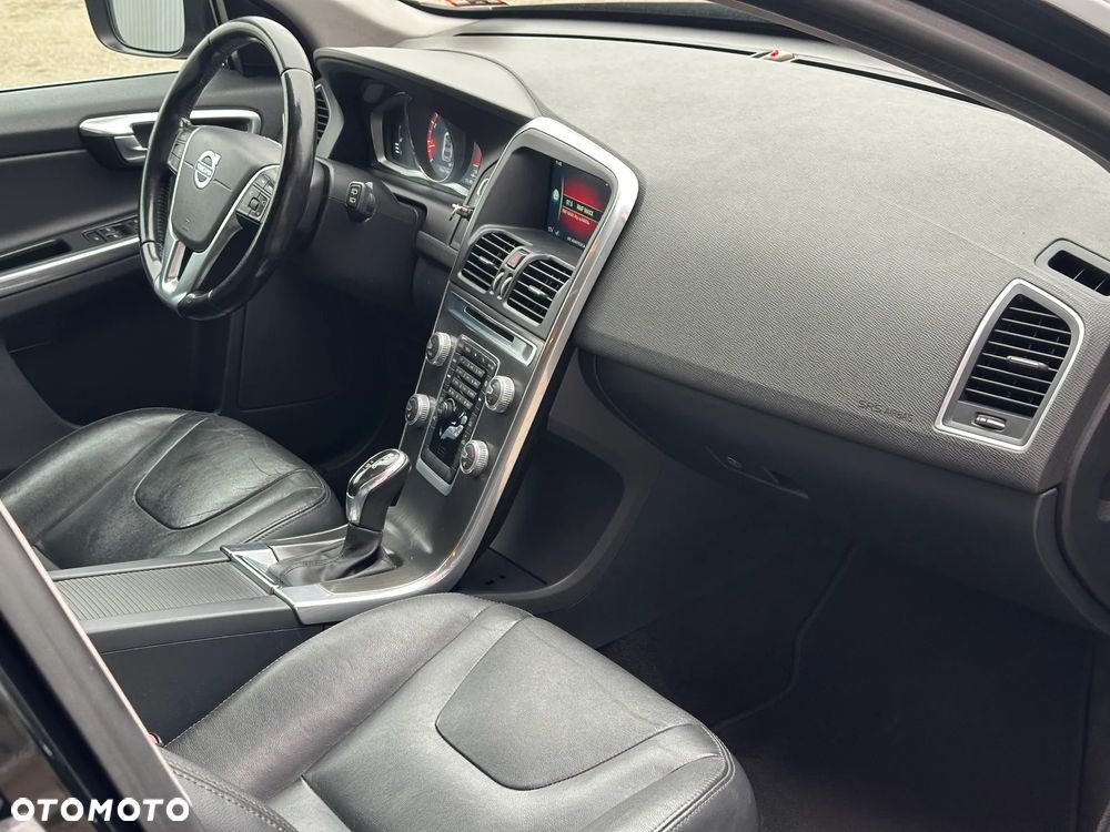Volvo XC 60 T5 AWD Summum - 27
